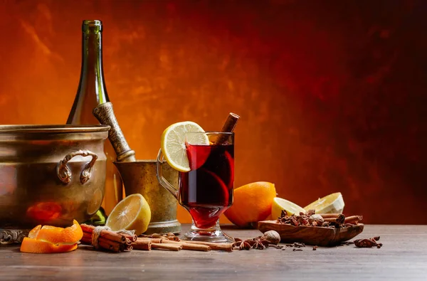 Mulled Wine Spices Citrus Fruits Table Utensils Copy Space — Stock Photo, Image