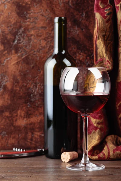 Vino Rosso Vecchio Tavolo Legno Copia Spazio — Foto Stock