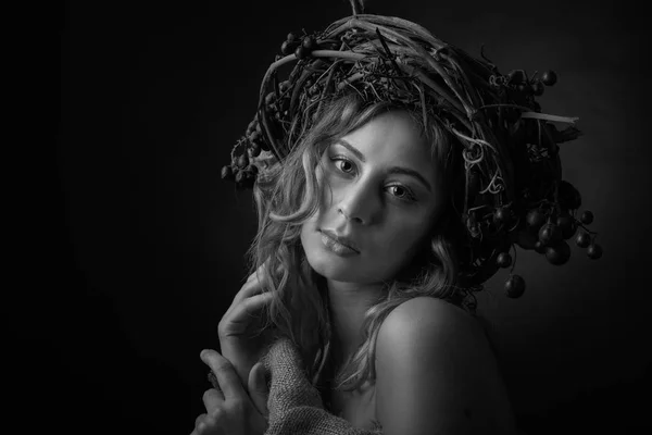 Retrato Mulher Loira Incrível Menina Bonita Com Cabelo Ondulado Longo — Fotografia de Stock