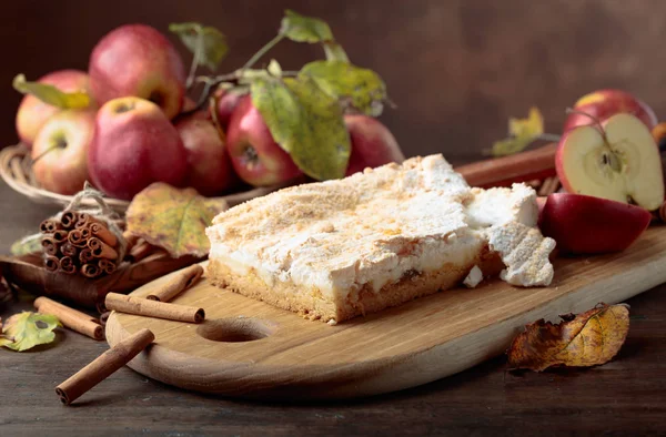Świeżo Pieczone Klasyczny Amerykański Szarlotkę Jabłka Cynamonu Naczynia Kuchenne Starym — Zdjęcie stockowe