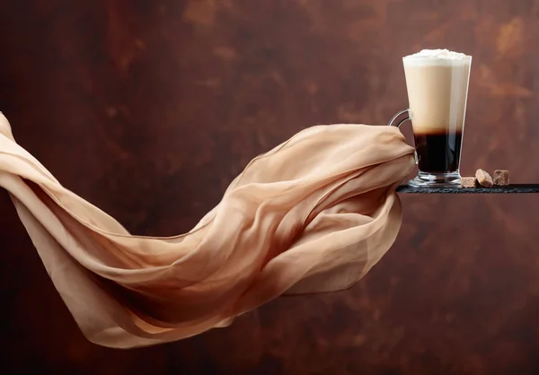 Kaffe Drink Eller Cocktail Med Grädde Och Bitar Brunt Socker — Stockfoto