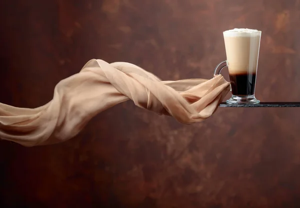 Kaffe Drink Eller Cocktail Med Grädde Brun Bakgrund Utvecklas Vind — Stockfoto