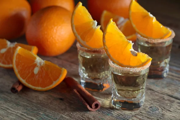 Vasos Pequeños Tequila Rodajas Naranja Palitos Canela — Foto de Stock