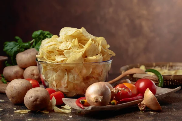 Potato Chips Vegetables Spices Kitchen Table — Stock Photo, Image