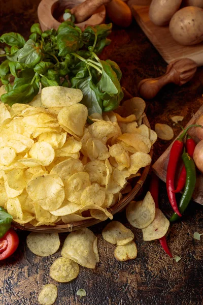 Potato Chips Vegetables Spices Kitchen Table — Stock Photo, Image