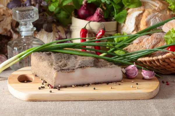 Trozo Manteca Cerdo Con Ajo Especias Una Mesa Cocina Cocina —  Fotos de Stock