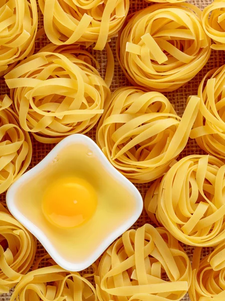 Homemade Raw Egg Noodles Top View Copy Space — Stock Photo, Image