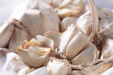 Ampuller ve beyaz Tekstil diş sarımsak.