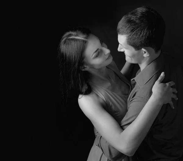 Couple Amoureux Dansant Studio Noir Blanc Espace Copie — Photo