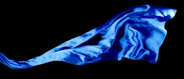 Paño transparente azul elegante liso aislado sobre fondo negro — Foto de Stock