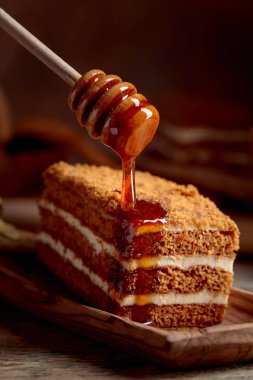 Katmanlı tatlım Pasta krema ile.