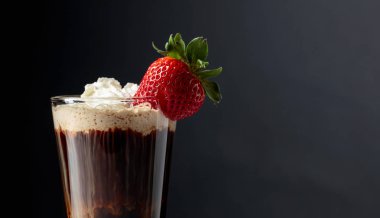 kremalı çikolatalı içecek. 