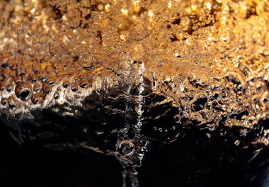 Beyaz şarap veya gazlı içecek, soyut sıçrama. 