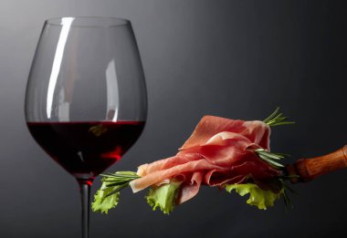 Prosciutto rosemary ile.