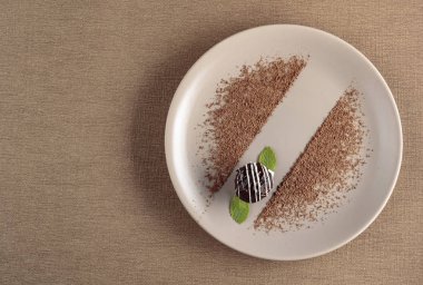 Bej plaka nane ile Çikolata topu.