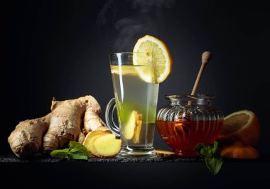 Limon, nane ve ballı zencefil çayı.