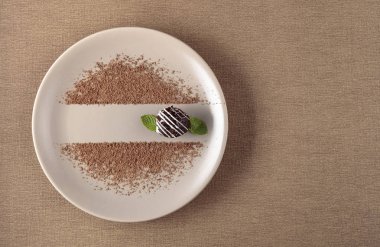 Bej plaka nane ile Çikolata topu.