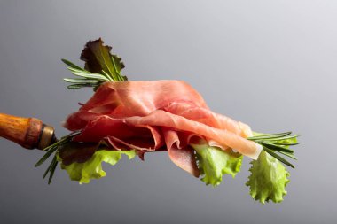 Prosciutto rosemary ile.