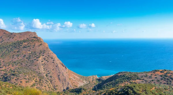 Prachtig landschap van Kreta, zee en bergen. — Stockfoto