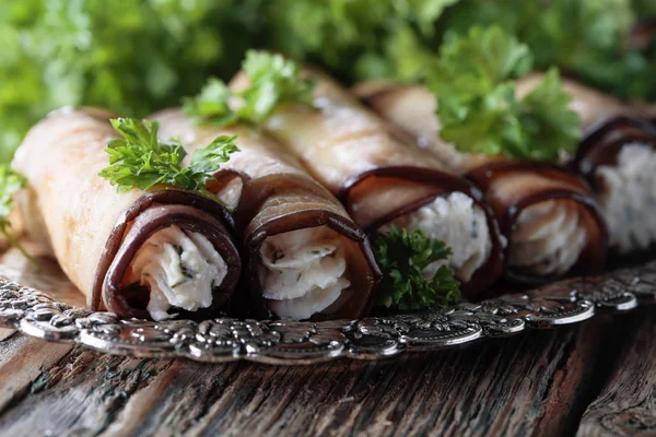 Eggplant rolls stuffed with cheese and garlic. — Stock Photo, Image