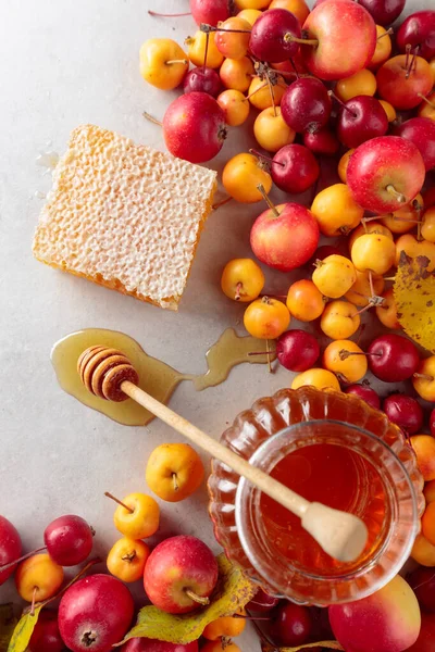 Honig Und Kleine Äpfel Gesunde Biologische Lebensmittel Ansicht Von Oben — Stockfoto