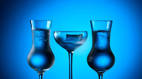 Strong Alcoholic Drink Frozen Glasses Ice Frozen Glasses Blue Background — Stock Photo, Image