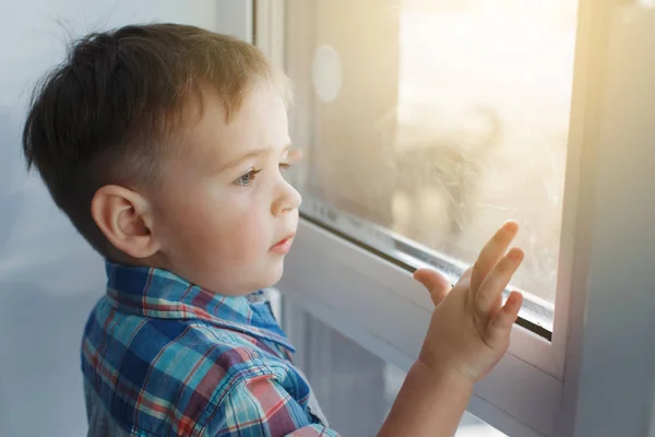 Young Boy Window Looks Street Dreams — Stock Photo, Image