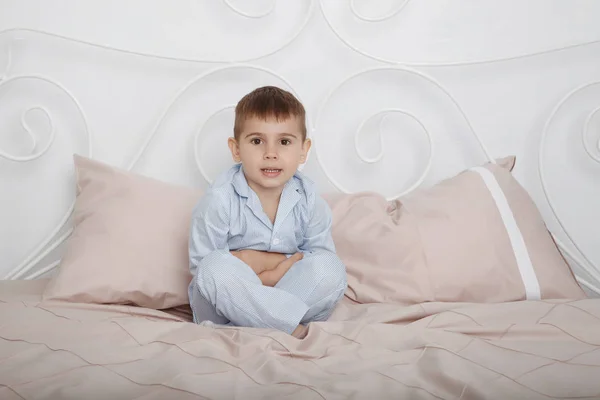 Little Boy Blue Pajamas Tumbles Bed Bed Linen Pillows — Stock Photo, Image