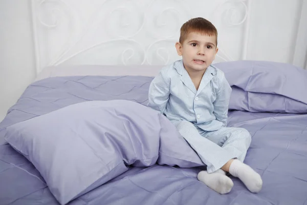 Little Boy Blue Pajamas Tumbles Bed Bed Linen Pillows — Stock Photo, Image