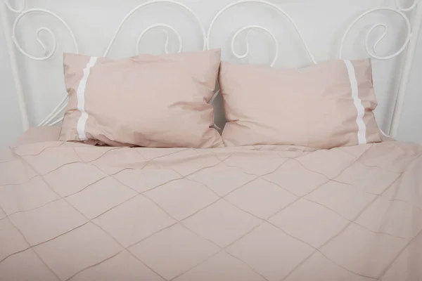 Sängkläder Sängen Med Kuddar — Stockfoto