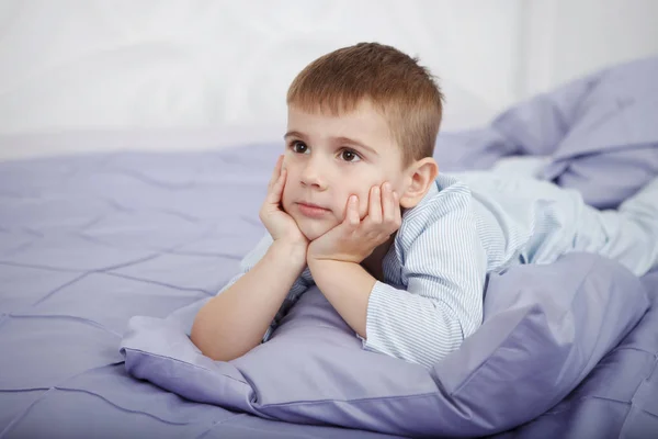 Little Boy Blue Pajamas Tumbles Bed Bed Linen Pillows — Stock Photo, Image