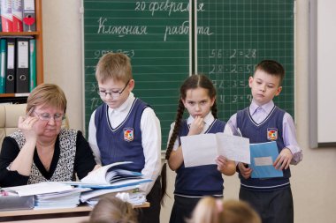 Rusya Sibirya 2017 ders üzerinde okuldaki çocuklar