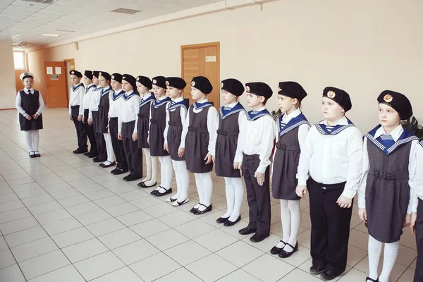 Sibéria Rússia Fevereiro 2017 Crianças Idade Escolar Marchando Uniforme — Fotografia de Stock