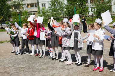 Novosibirsk, Rusya - 20 Mayıs 2016: çocuklar günü palyaçolar ile  