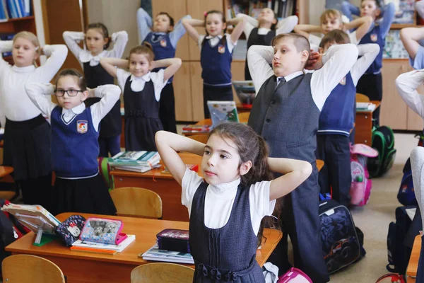 Russland Sibirien März 2017 Schulkinder Pause Für Übungen — Stockfoto