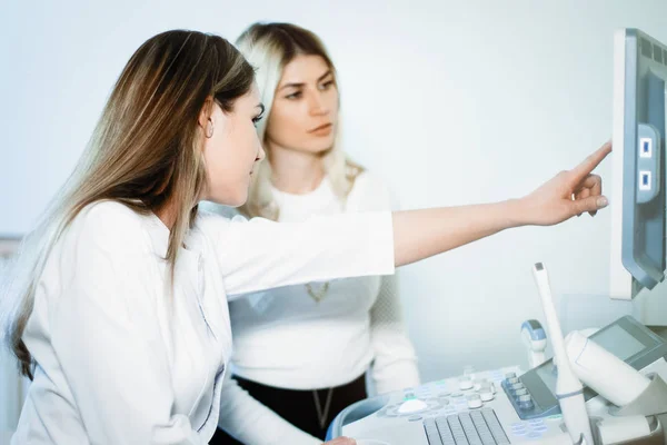 Due medici donne . — Foto Stock