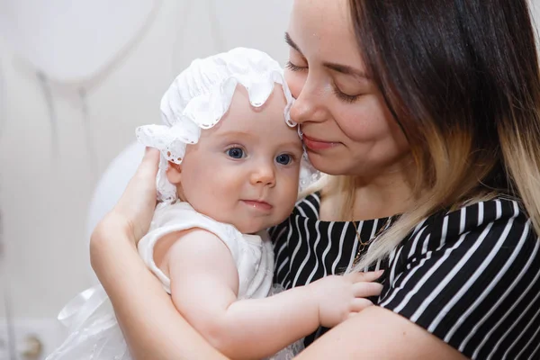 La felicità della famiglia, la gioia della maternità . — Foto Stock