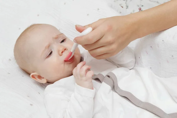 Beautiful Lovely Five Month Baby Girl Eating Spoon Healthy Food — Stock Photo, Image
