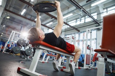 Vücut geliştirme, sağlıklı yaşam tarzı, fiziksel kültür, güç.