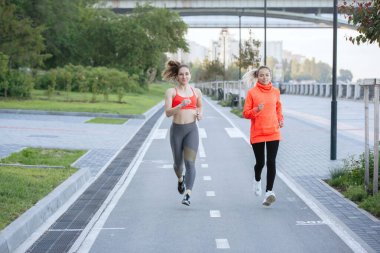 kadın eğitim açık havada