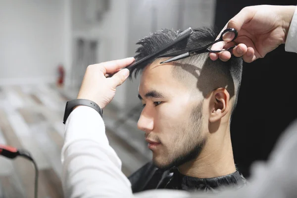 Handsome Young Hairdresser. — Stock Photo, Image