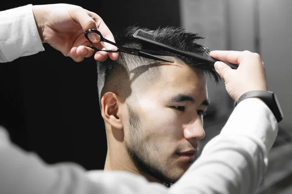 Handsome Young Hairdresser. — Stock Photo, Image