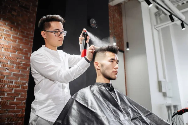 Handsome Young Hairdresser. — Stock Photo, Image