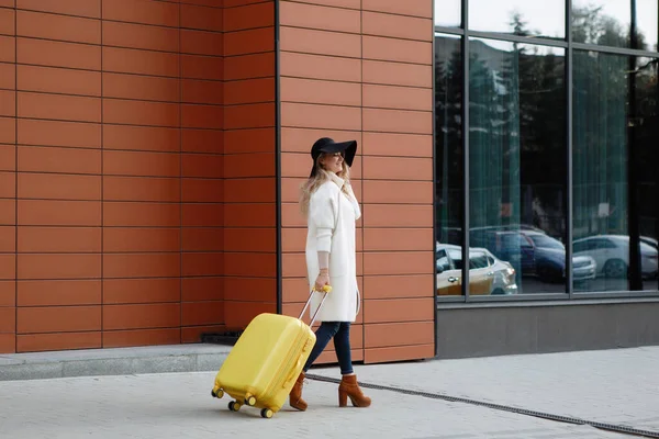 Travel concept. Young tourist woman walking. — Stock Photo, Image