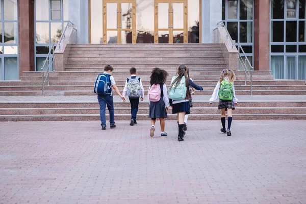 Studenti uniformi . — Foto Stock