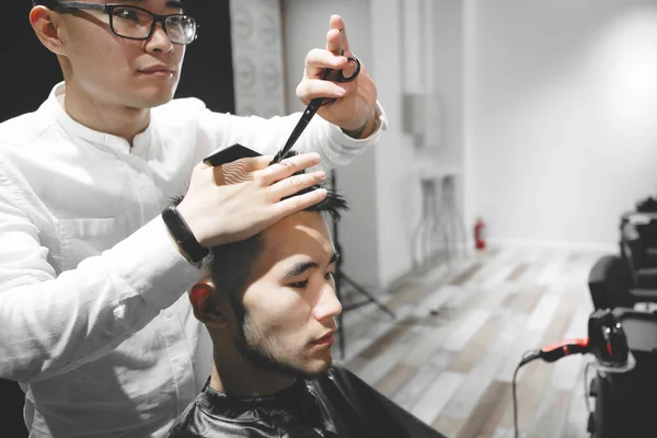 Handsome Young Hairdresser. — Stock Photo, Image