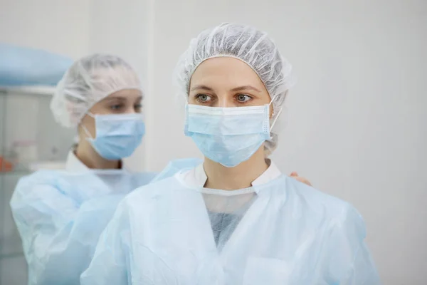 Equipe médica se preparando para a operação — Fotografia de Stock