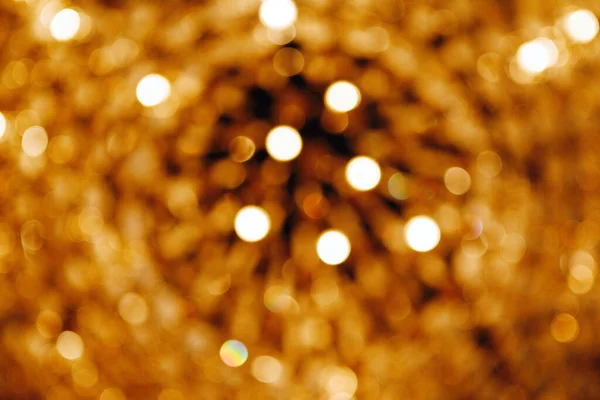 Abstracte Achtergrond Voor Design Gele Wazige Lichten Ringkroonluchter Onderaanzicht Defocus — Stockfoto