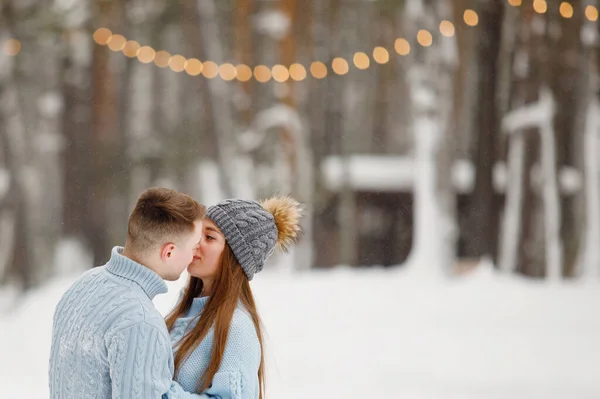 Loving Couple Kiss Winter Park Outdoors Warm Clothes Knitted Hats — Stock Photo, Image