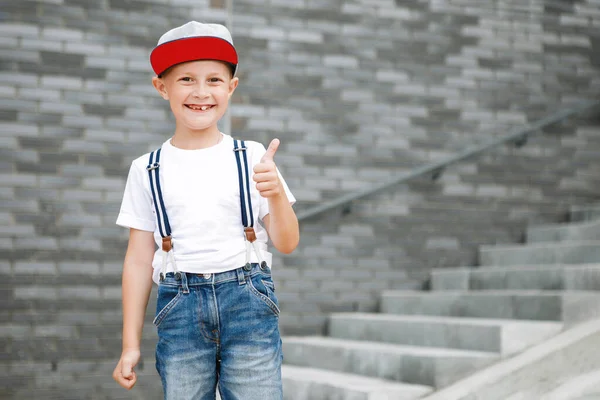 Cute Boy Smiles Shows Thumb City Street Teenager Baseball Cap — Stock Photo, Image